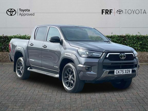 Toyota HILUX Invincible X Dc 2.8 Hybrid 48V Grey