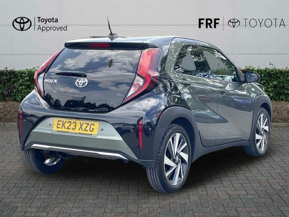 Toyota Aygo X Exclusive Automatic Green #2