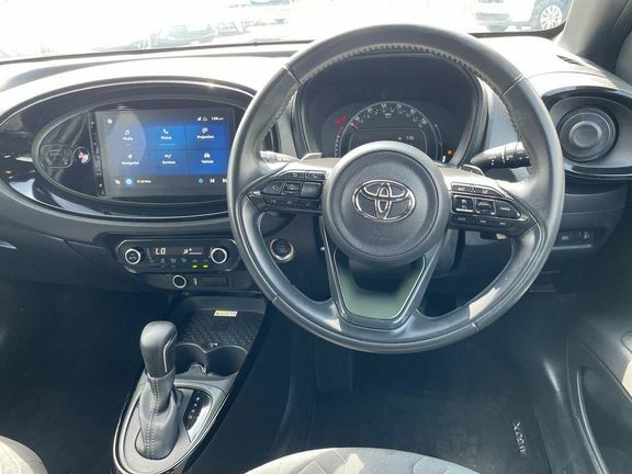 Toyota Aygo X Edge Beige #7