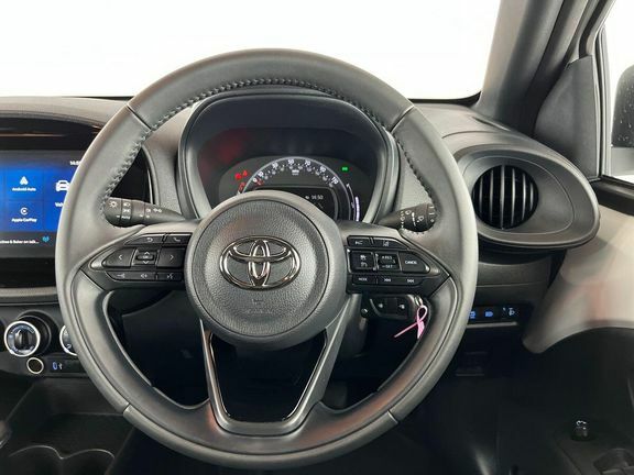 Toyota Aygo X Pure Automatic White #12