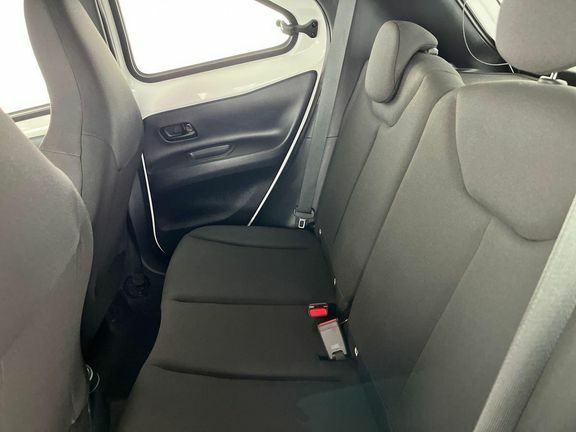 Toyota Aygo X Pure Automatic White #17