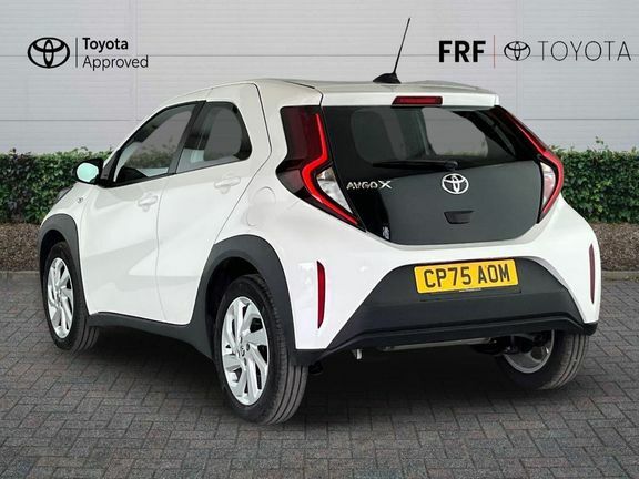Toyota Aygo X Pure Automatic White #4