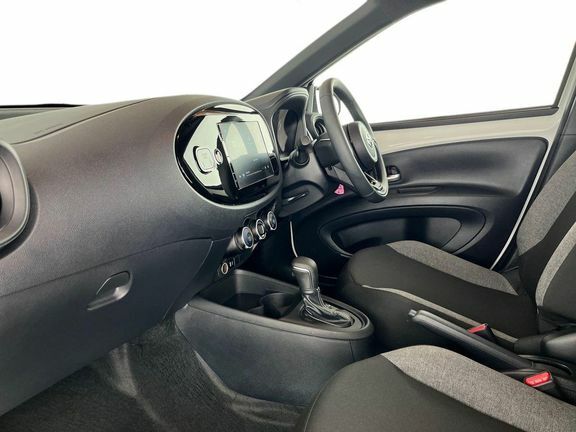 Toyota Aygo X Pure Automatic White #5