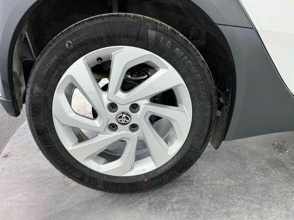 Toyota Aygo X Pure Automatic White #27