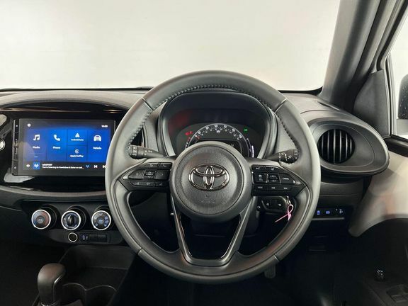 Toyota Aygo X Pure Automatic White #7