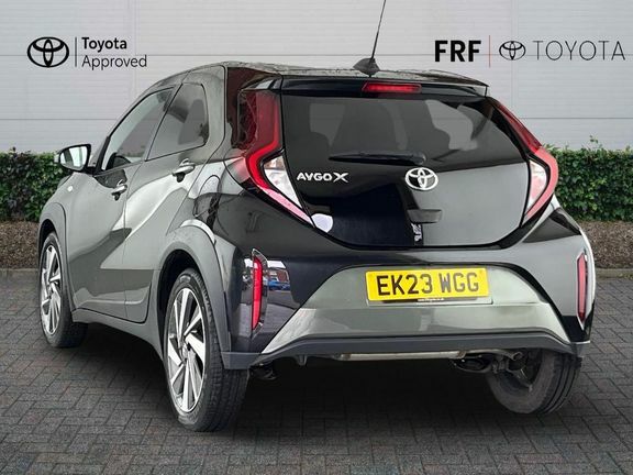 Toyota Aygo X Edge Manual Green #4