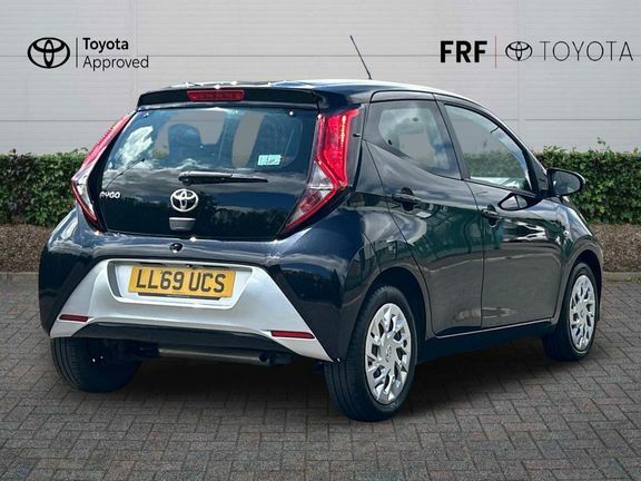 Toyota Aygo X X-play X-shift Black #2