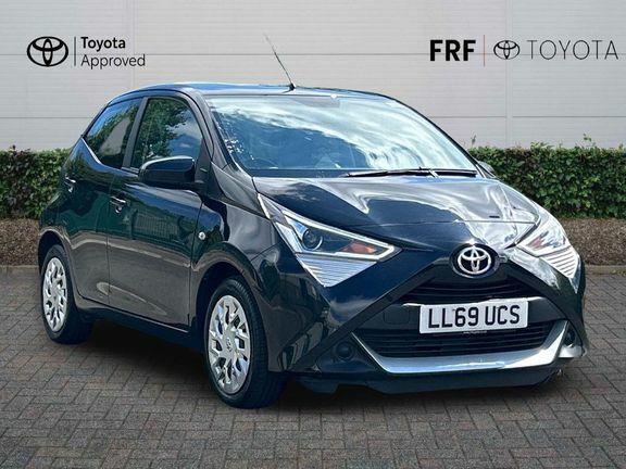 Toyota Aygo X X-play X-shift Black