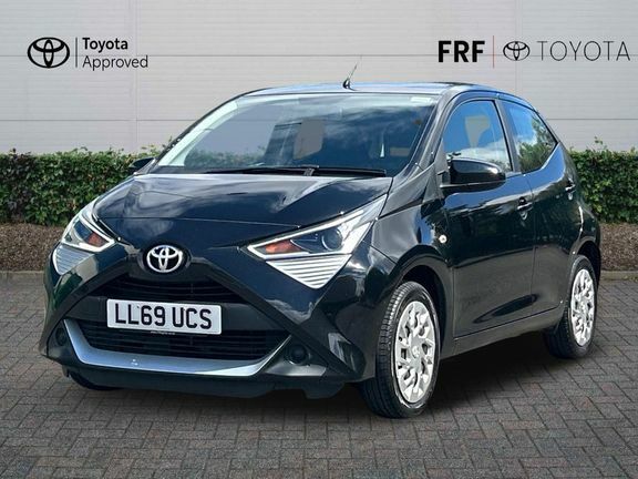 Toyota Aygo X X-play X-shift Black #3