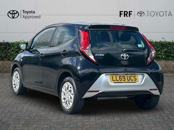 Toyota Aygo X X-play X-shift Black #4