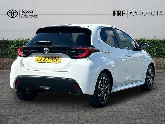 Toyota Yaris Design White #2