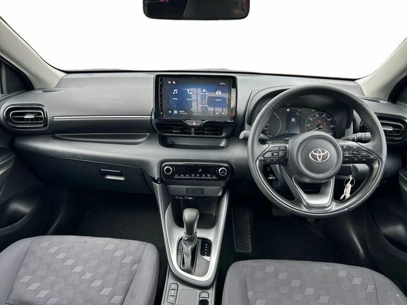 Toyota Yaris Icon  #6