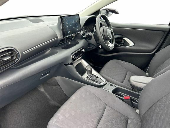 Toyota Yaris Icon  #5