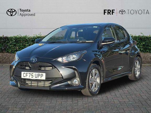 Toyota Yaris Icon Black #3