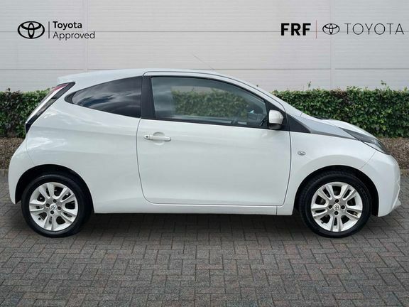 Toyota Aygo Hatchback Blue #24