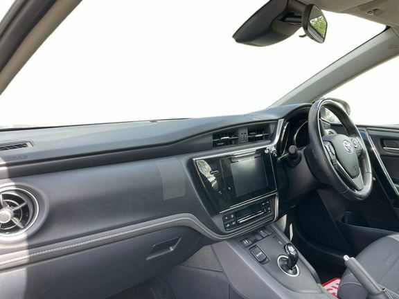Toyota Auris Ts Icon Tech 1.8 Hybrid White #5
