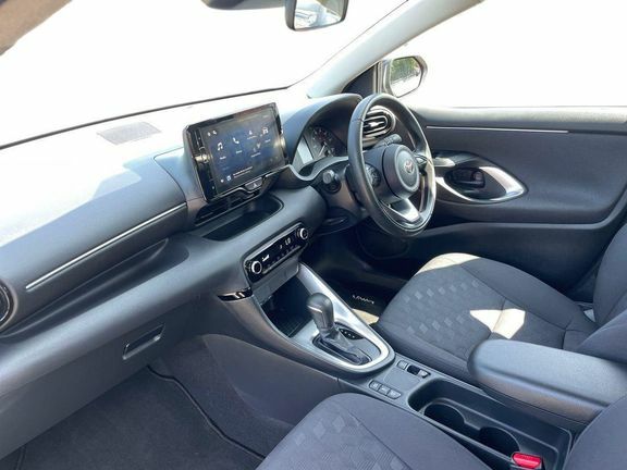 Toyota Yaris Icon Black #5