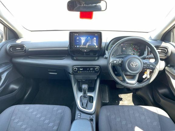 Toyota Yaris Icon Black #6