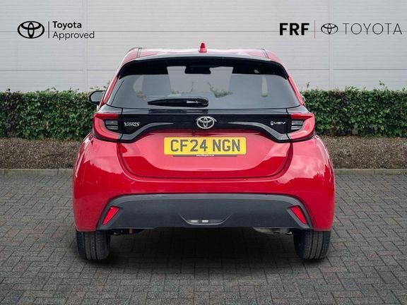 Toyota Yaris Design White #28