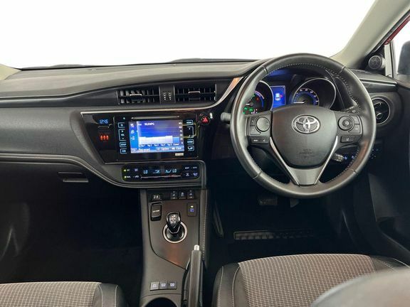 Toyota Auris Excel 1.8Cvt Red #6