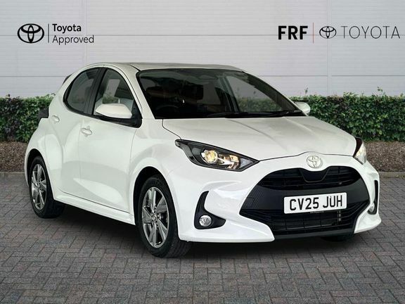 Toyota Yaris Icon White