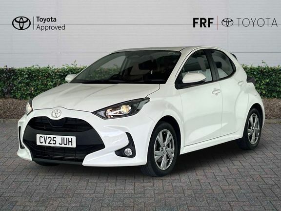 Toyota Yaris Icon White #3