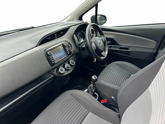 Toyota Yaris Icon 1.5 M Grey #5