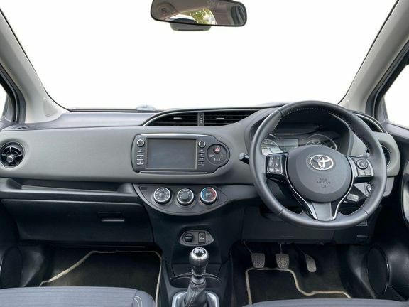 Toyota Yaris 1.5 Icon White #6