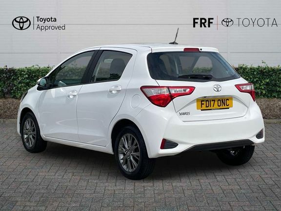 Toyota Yaris 1.5 Icon White #4