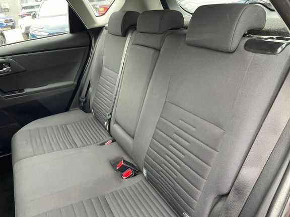 Toyota Auris 1.6 D-4d Icon Red #17