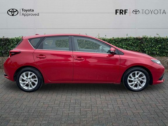 Toyota Auris 1.6 D-4d Icon Red #25