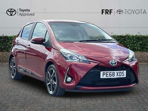 Toyota Yaris Design 1.5 Hybrid Red