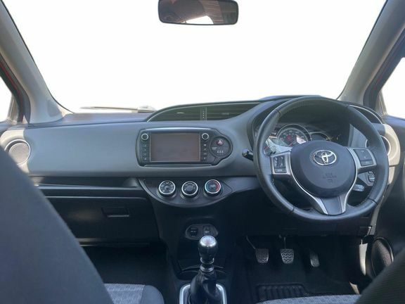 Toyota Yaris Icon 1.33M Red #6