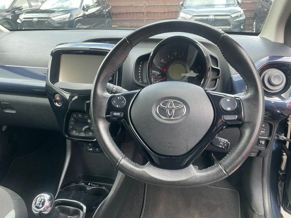 Toyota Aygo X X-press White #8