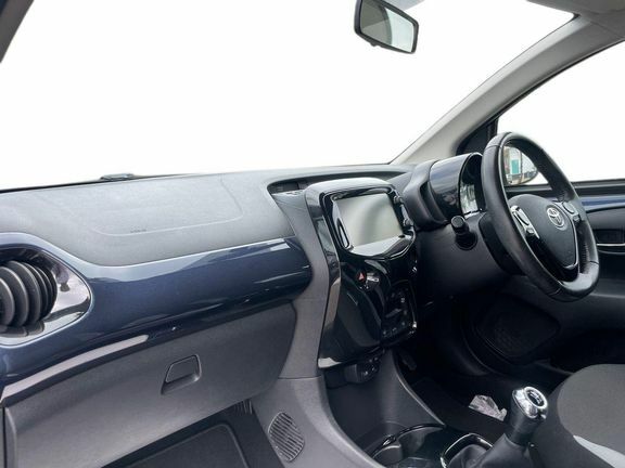 Toyota Aygo X X-style Man Blue #4