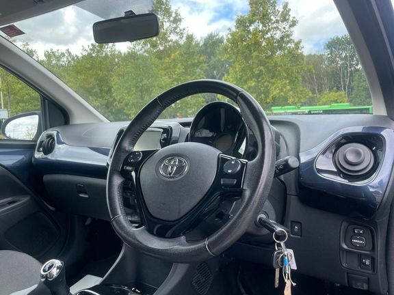 Toyota Aygo X X-press White #13