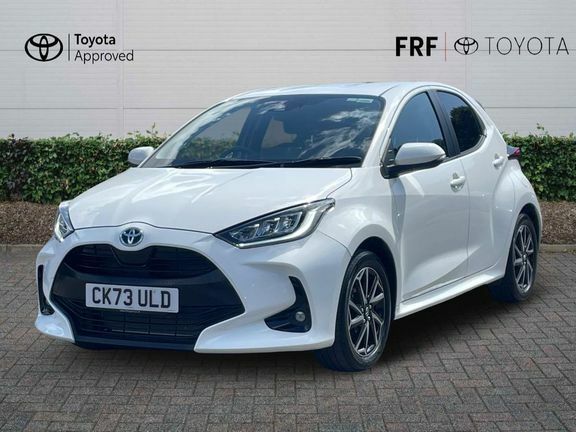 Toyota Yaris Design White #3