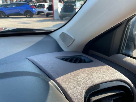 Toyota Yaris Cross Dynamic Blue #30