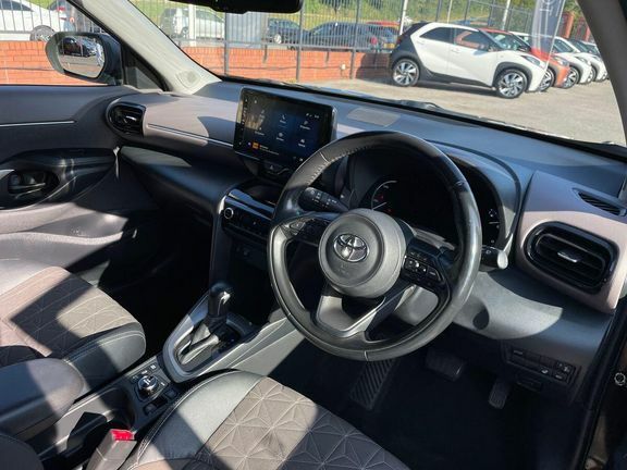 Toyota Yaris Cross Dynamic Blue #14
