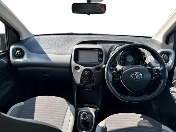 Toyota Aygo X X-play Black #8