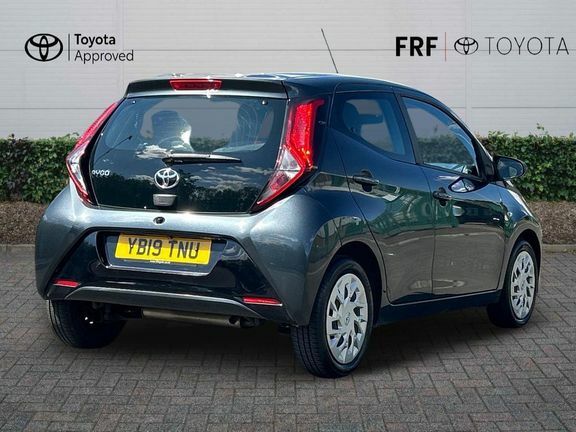 Toyota Aygo X X-play Mmt Grey #2