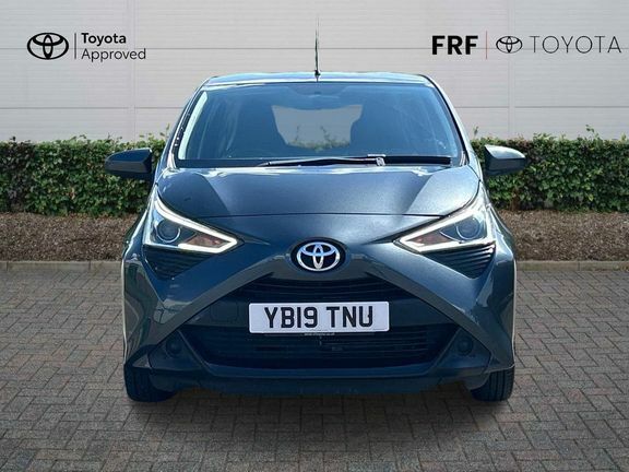 Toyota Aygo X X-play Black #24