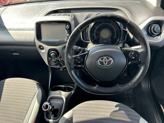 Toyota Aygo X X-play Black #7