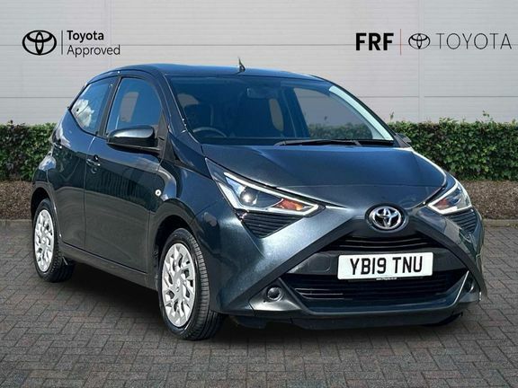 Toyota Aygo X X-play Mmt Grey