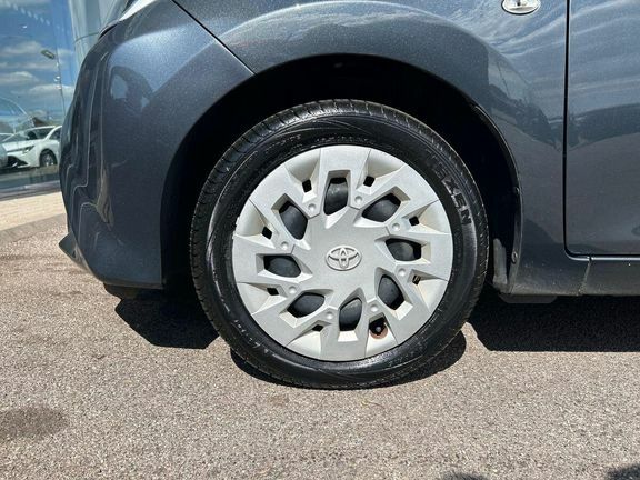 Toyota Aygo X X-play Black #27