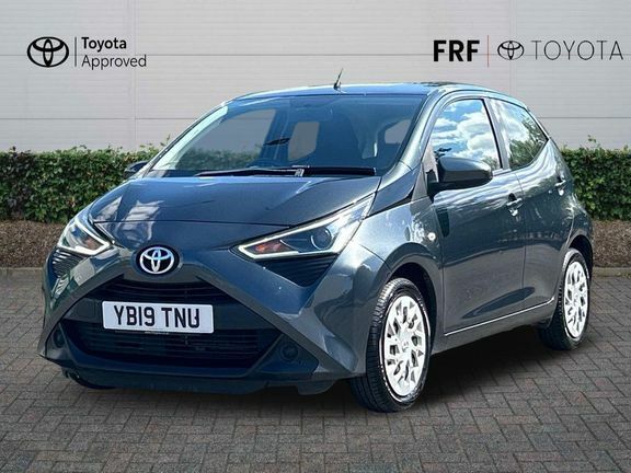 Toyota Aygo X X-play Mmt Grey #3