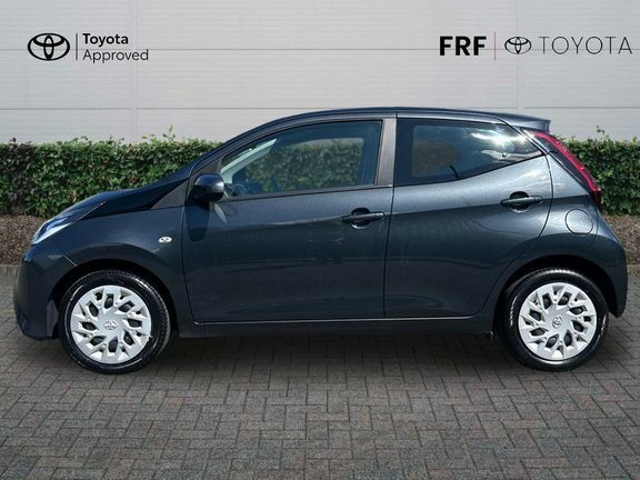Toyota Aygo X X-play Black #26