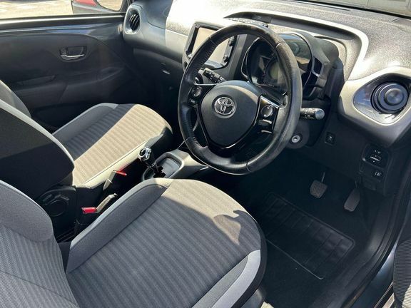 Toyota Aygo X X-play Black #14