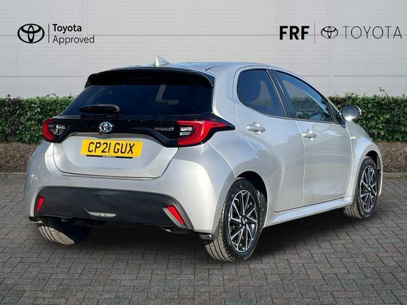 Toyota Yaris Yaris Design 1.5 Hybrid Silver #2