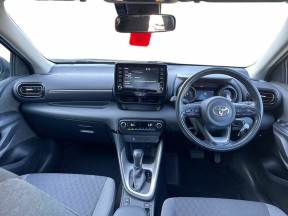Toyota Yaris Yaris Design 1.5 Hybrid Silver #6